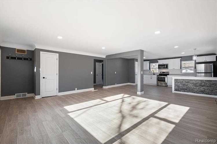 1808 Ward Rd Bloomfield Twp, MI 48302