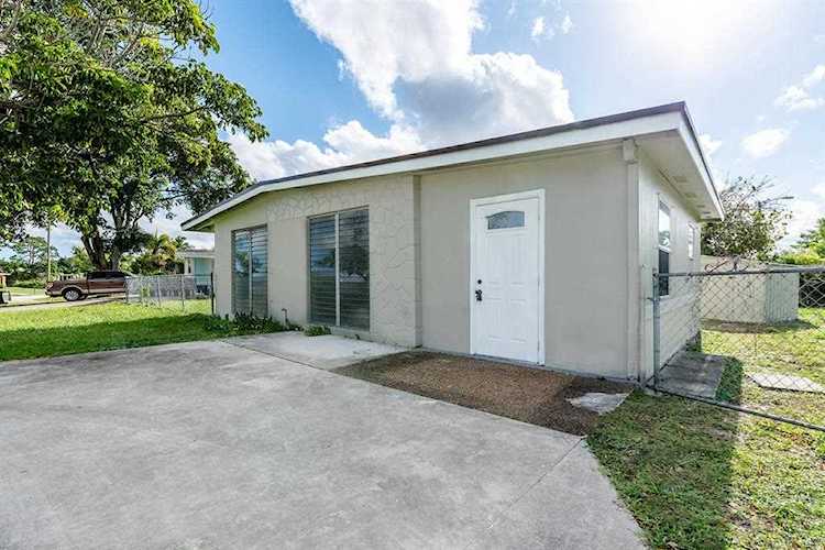 2319 Lewis Road West Palm Beach, FL 33415