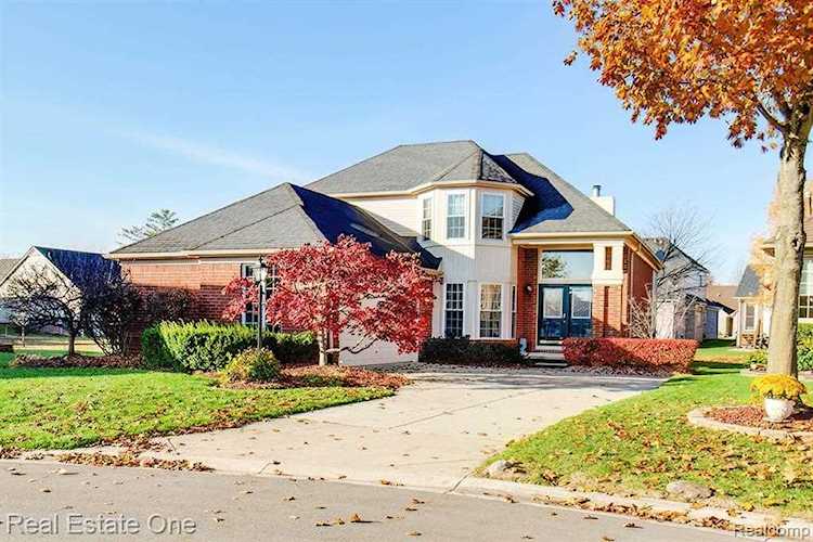 6621 Cross Creek Washington, MI 48094
