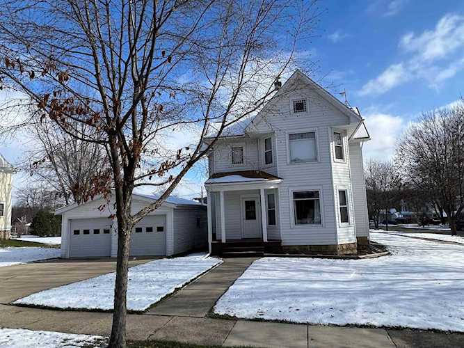 118 10th Ave New Glarus, WI 53574