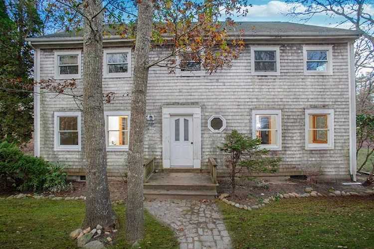 280 Oak Lane West Tisbury, MA 02575