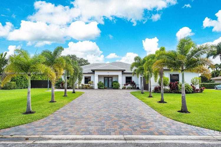 3131 NW 112th Ave Coral Springs, FL 33065