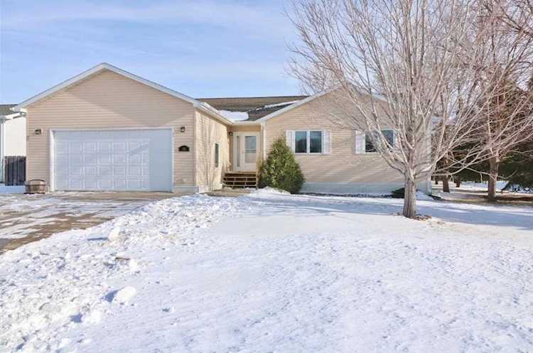 411 SW 5th Ave Surrey, ND 58785
