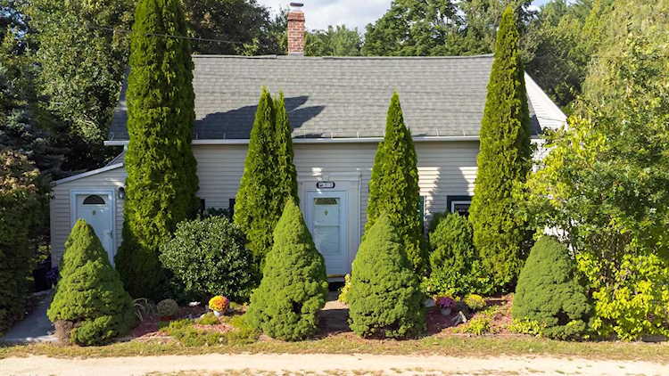 53 Mast Rd Dover, NH 03820