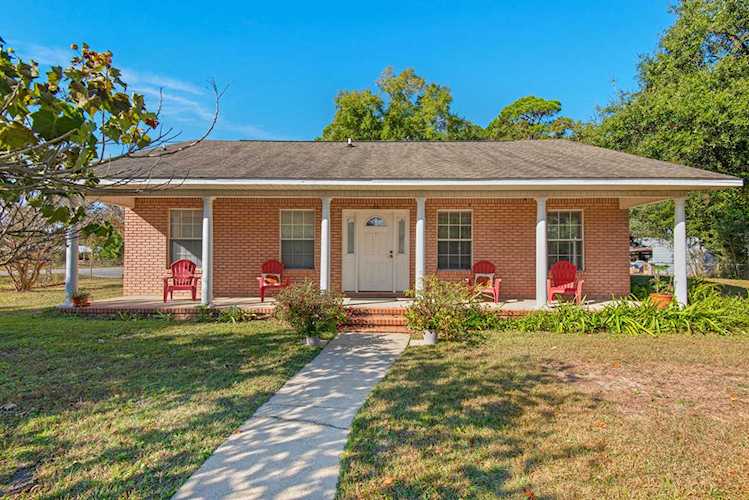 66 Homestead St Niceville FL 32578 912437 Villa Tasso Town Of home for sale Interesting possibilities with this property let your imagination run wild. .34 Acre includes... Photo 1