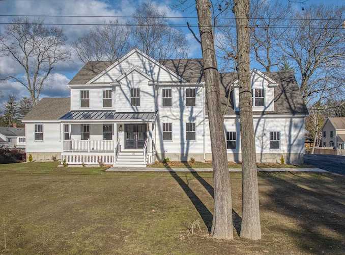 118 Whitford St Manchester, NH 03104