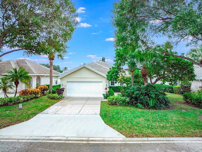 1050 Bedford Avenue Palm Beach Gardens, FL 33403