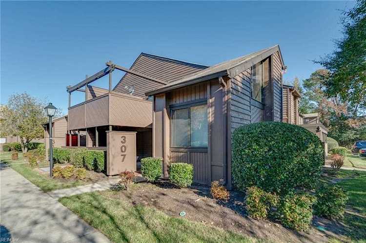 307 Rutherglen Muse Virginia Beach, VA 23452