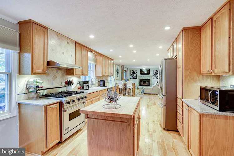 12530 Cliff Edge Dr For Sale in Herndon Photo 1