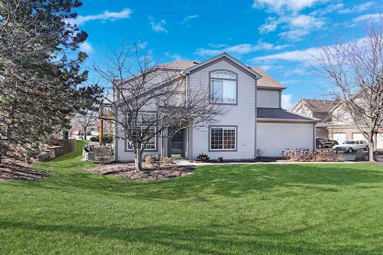 819 Asbury Dr #819 Aurora, IL 60502