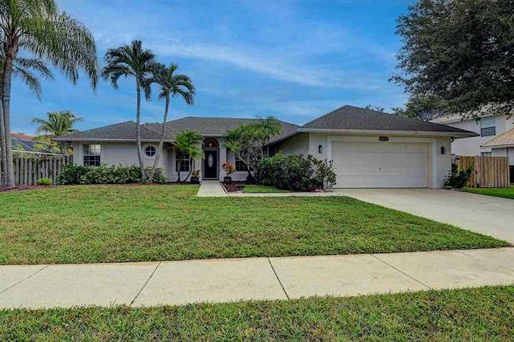 2424 Wrotham Terrace Wellington, FL 33414
