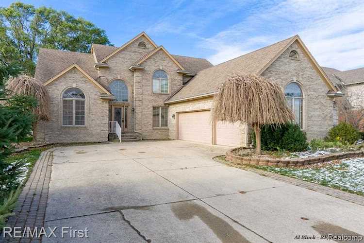 45143 Riverwoods Macomb, MI 48044