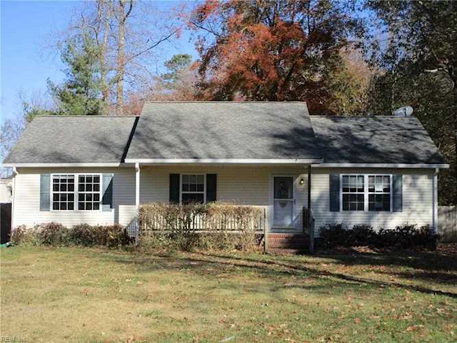 227 Lovers Ln Mathews, VA 23109