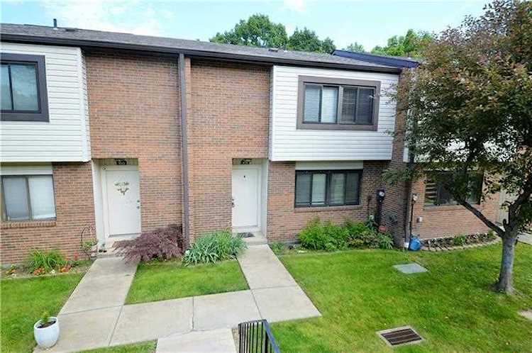 104 Springwater Ct. Coraopolis, PA 15108