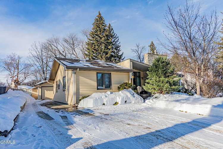 1110 Highland Acres Rd Bismarck, ND 58501