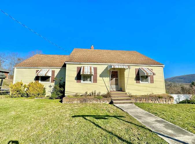 834 Girard Clifton Forge, VA 24422