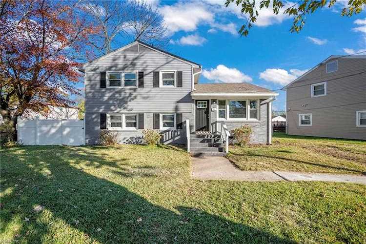 116 Briarwood Dr Hampton, VA 23666