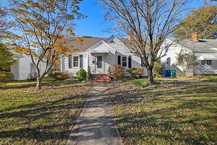 55 Franklin Rd Newport News, VA 23601 home for sale, MLS#10465368 - Crescas Real Estate Photo 1