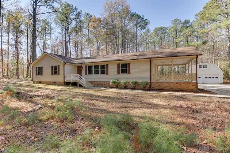 3876 Owl Trap Rd Gloucester, VA 23061