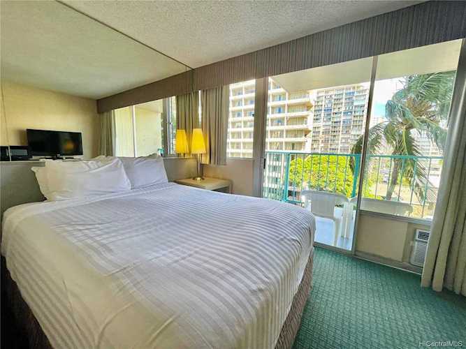 444 Kanekapolei Street #500 Honolulu, HI 96815 | MLS 202224657 Photo 1