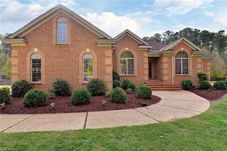 206 Hodges Cove Rd Yorktown, VA 23692
