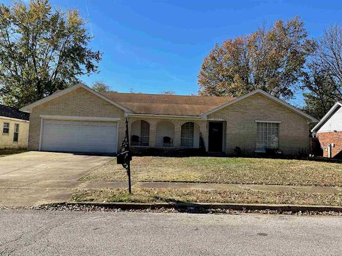 4113 Meadow Creek Dr Memphis, TN 38115