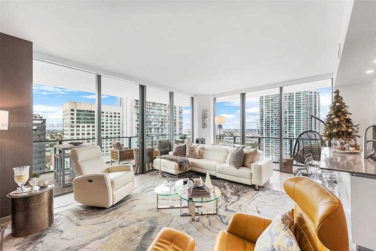 88 SW 7th St #1712 Miami, FL 33130