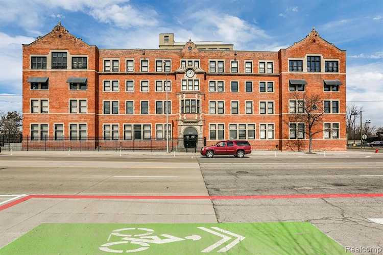 6533 E Jefferson Ave #4-LL02 Detroit, MI 48207 | MLS 20221048182 Photo 1