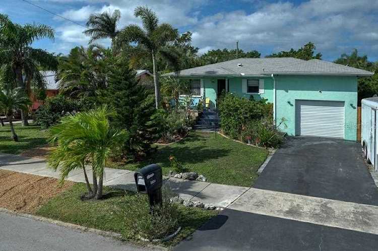 3824 117th St W Bradenton, FL 34210