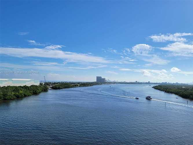 500 Bayview Dr #932 Sunny Isles Beach, FL 33160