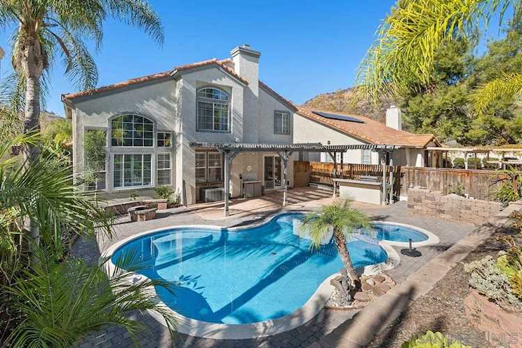 3169 Amberwood Ln Escondido, CA 92027