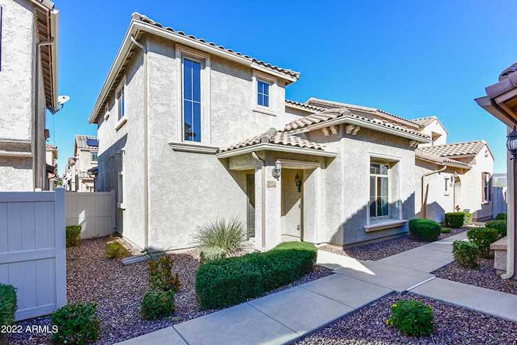 2140 W Scully Drive Phoenix, AZ 85023