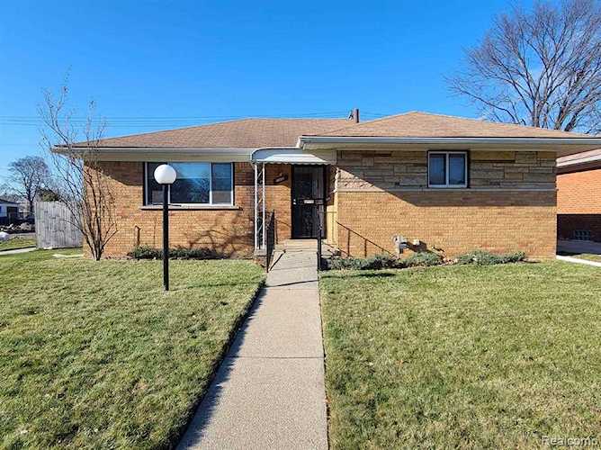 21601 Kipling Oak Park, MI 48237