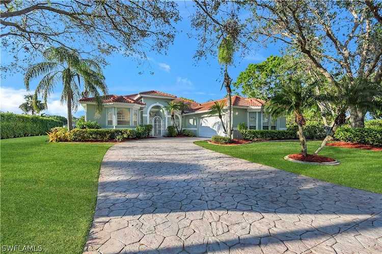 8941 Creek Run Dr Bonita Springs, FL 34135