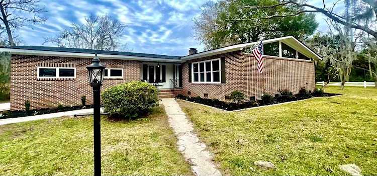 1102 Brookside Dr Hanahan, SC 29410