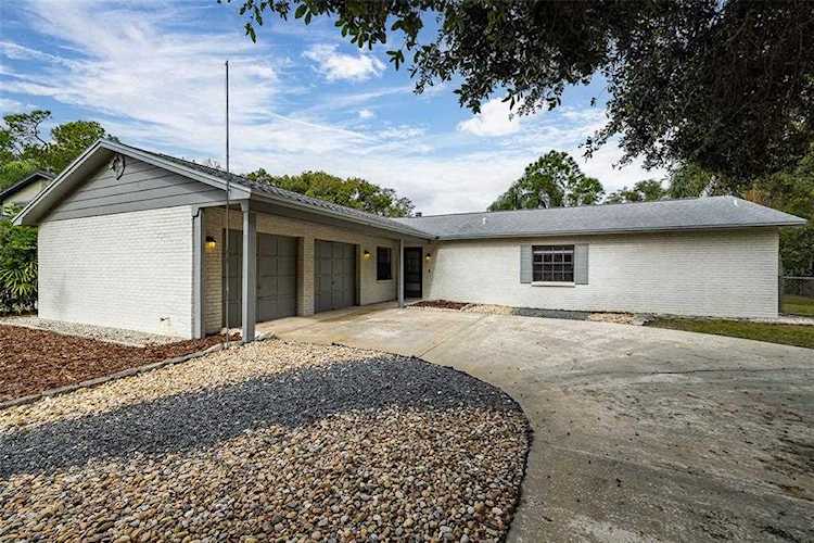 23755 Lake Hills Dr Lutz, FL 33559