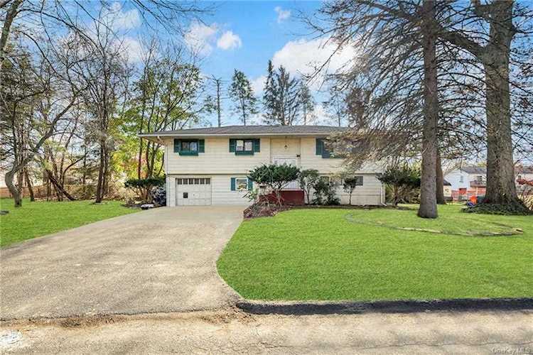 13 Forestdale Road Spring Valley, NY 10977