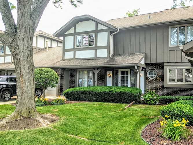 8270 Stonehenge Dr Orland Park, IL 60462