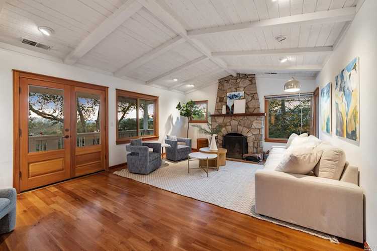 895 Escondido Court Sonoma, CA 95476