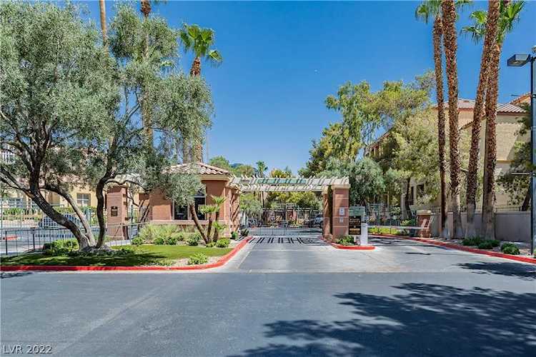 230 E Flamingo Rd #205 Las Vegas, NV 89169
