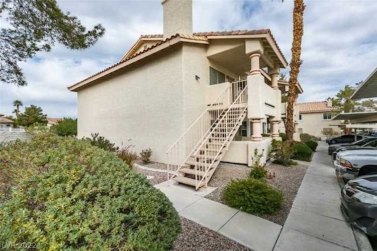 913 Falconhead Ln #202 Las Vegas, NV 89128