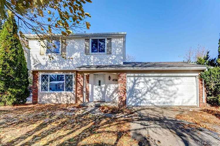 8718 Buckskin, Commerce Twp, MI 48382 in Golf Manor Sub No 4|Oakland MLS# 60175215 Photo 1