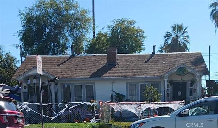 2094 7th St Riverside, CA 92507