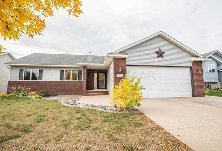 129 17 Ave W West Fargo, ND 58078 MLS 225650