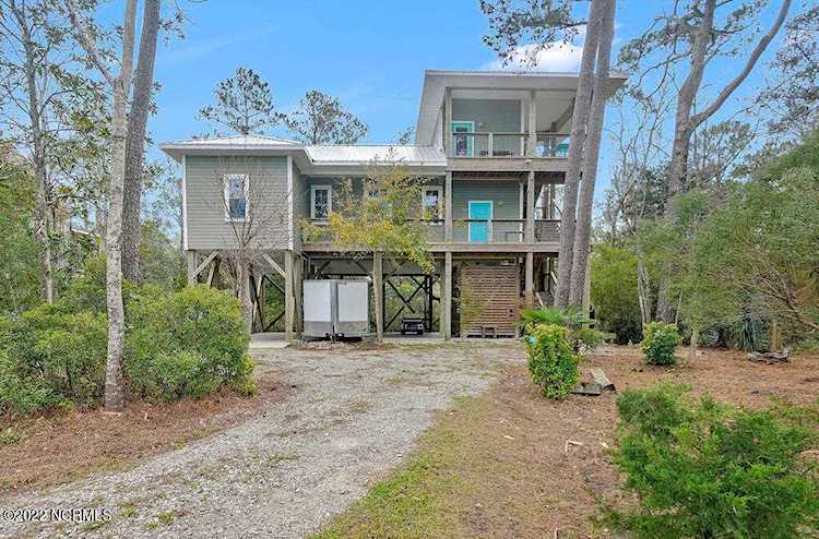211 Lewis Drive Carolina Beach, NC 28428
