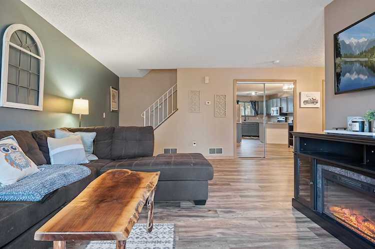 193 96th Lane NE Blaine, MN 55434