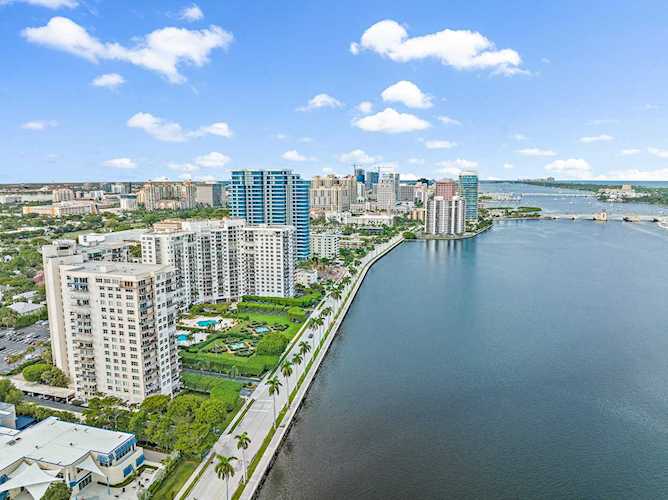 1801 S Flagler Drive #1802 West Palm Beach, FL 33401