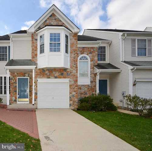 29 Farmington Ct Bordentown, NJ 08505