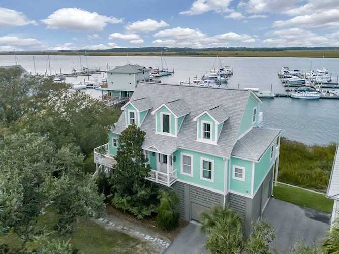 68 W 9th St Folly Beach, SC 29439