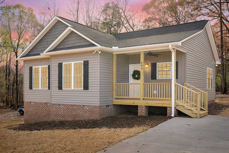 604 E Oakwood Street Mebane, NC 27302